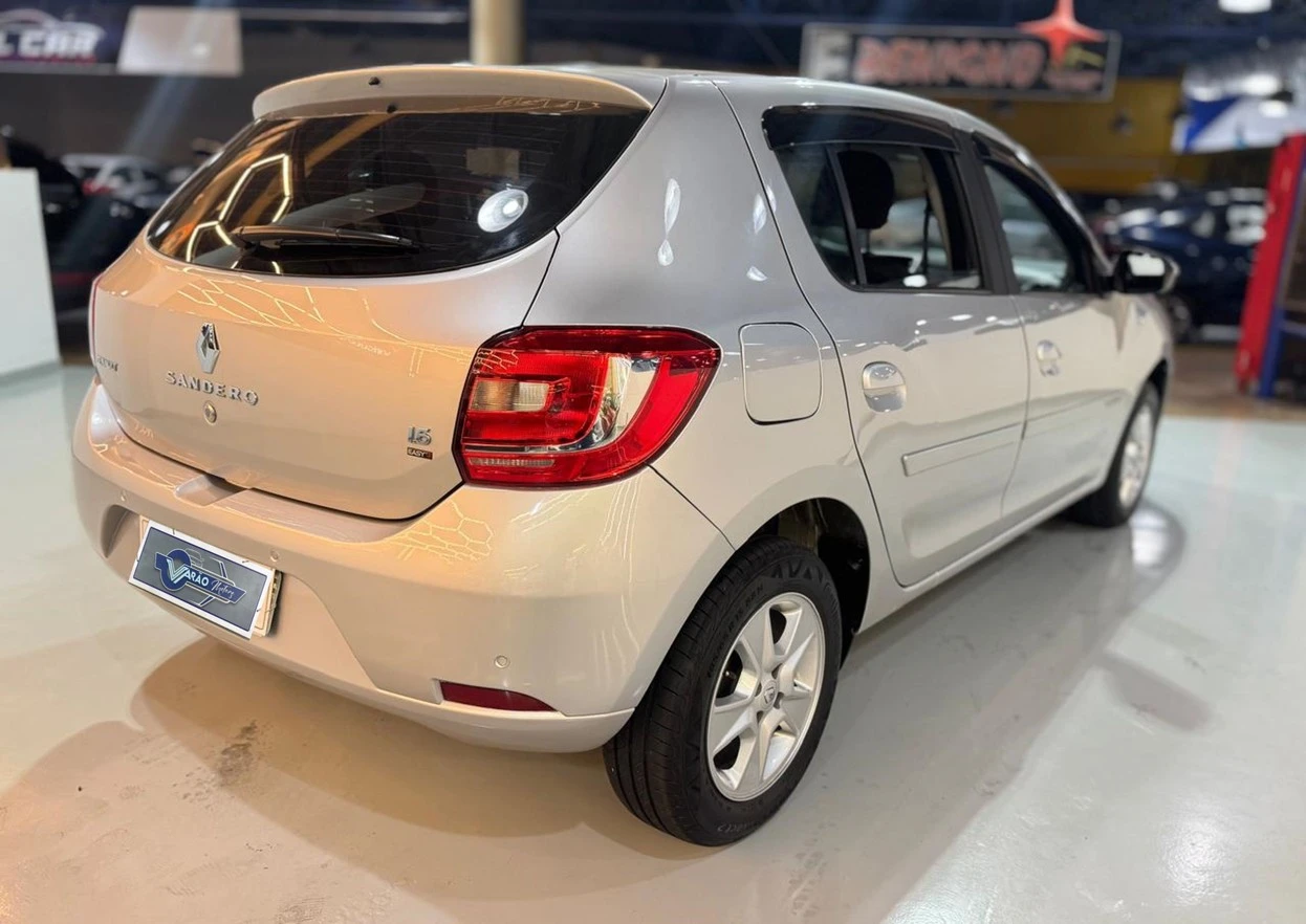 RENAULT SANDERO