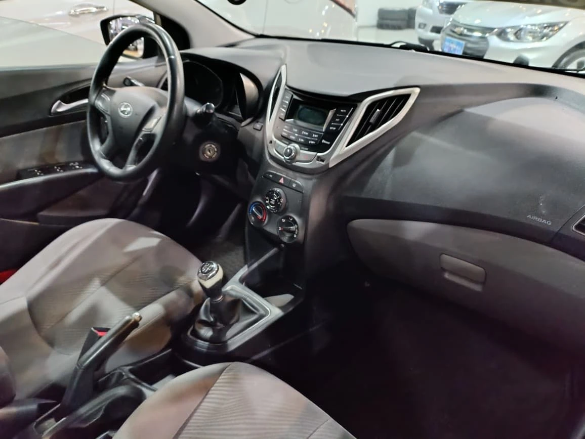 HYUNDAI HB20S