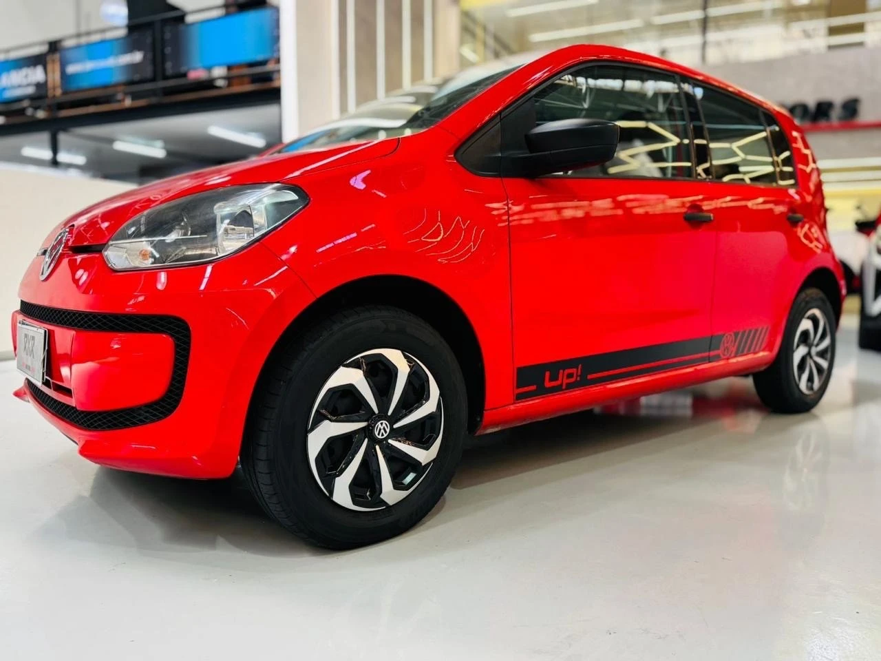 VOLKSWAGEN UP