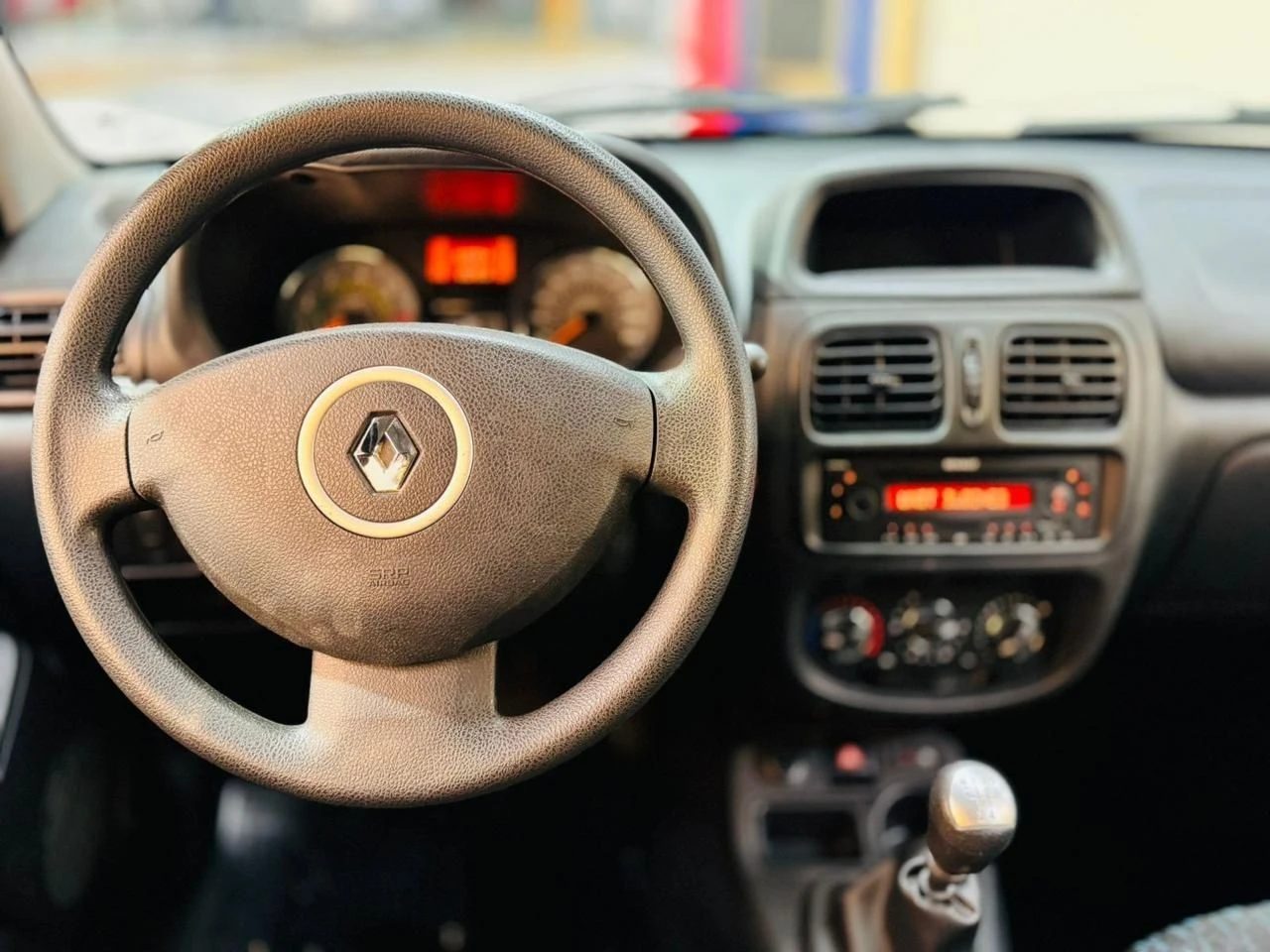 RENAULT CLIO