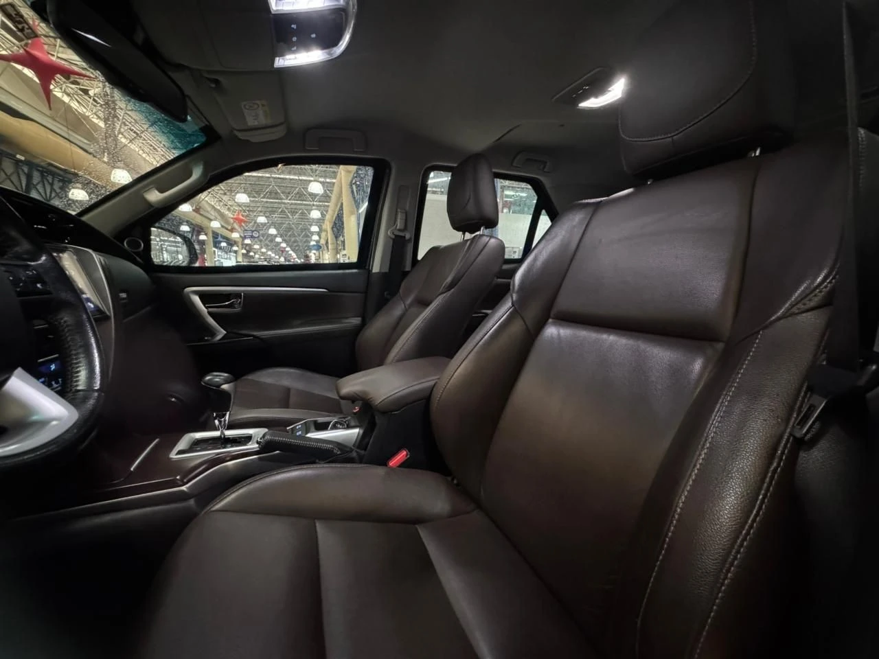 TOYOTA HILUX SW4