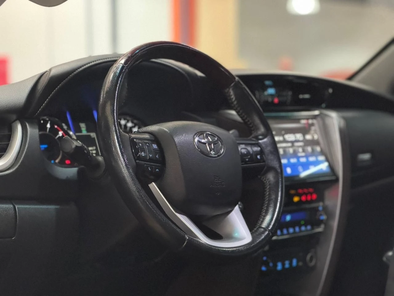 TOYOTA HILUX SW4