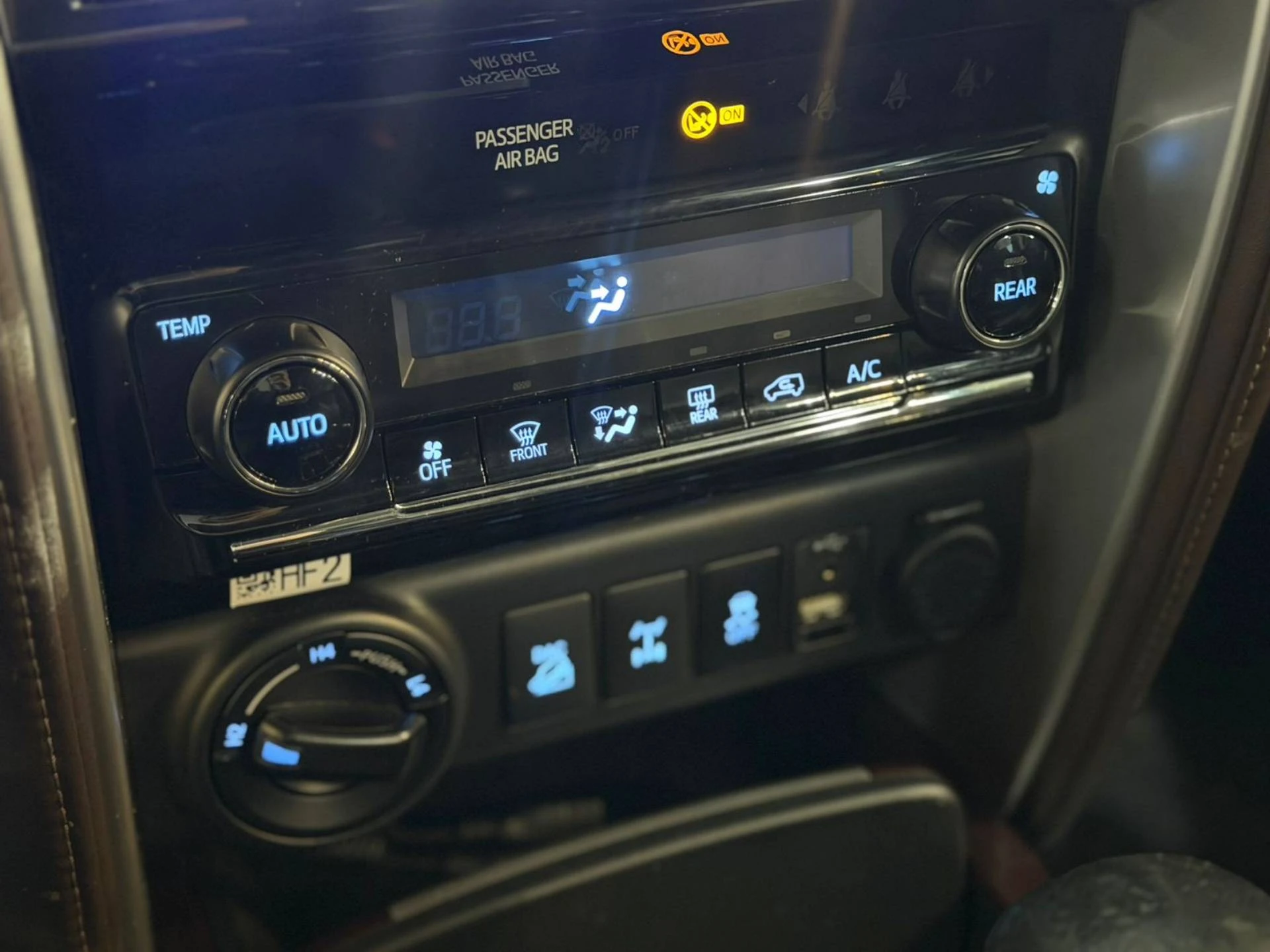 TOYOTA HILUX SW4