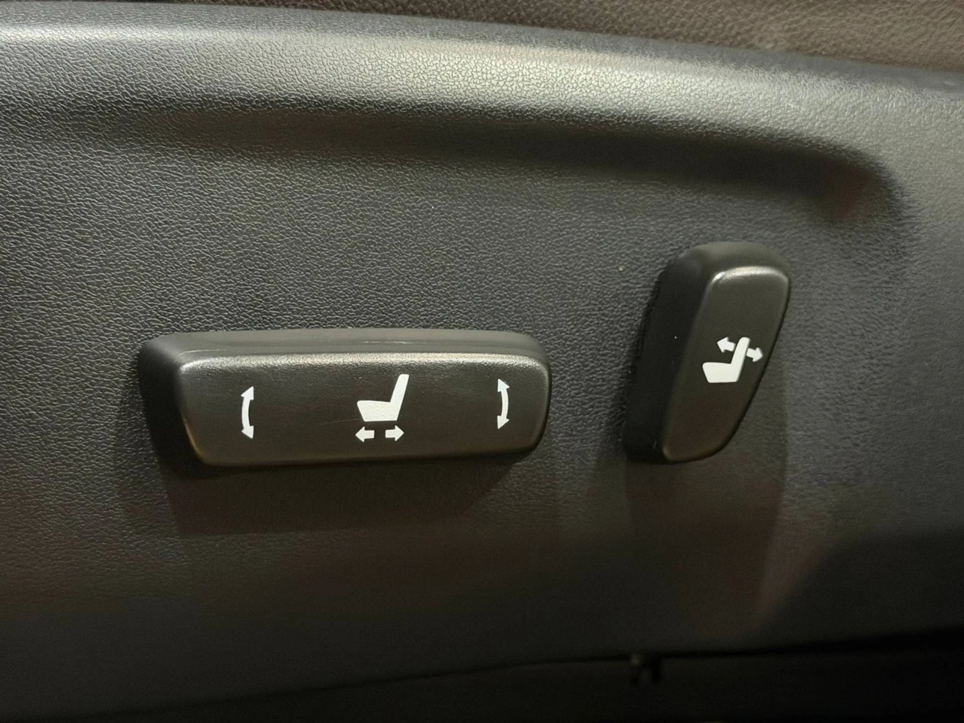 TOYOTA HILUX SW4