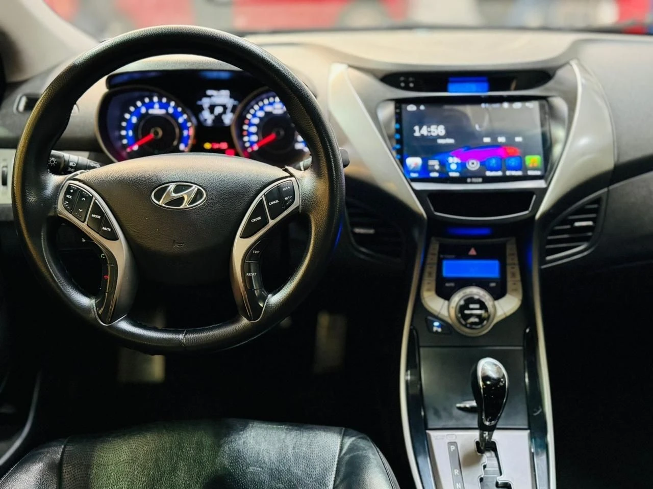 HYUNDAI ELANTRA