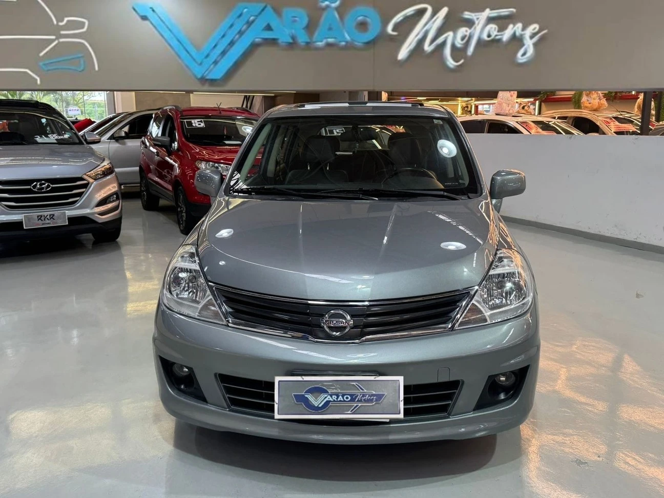 NISSAN TIIDA