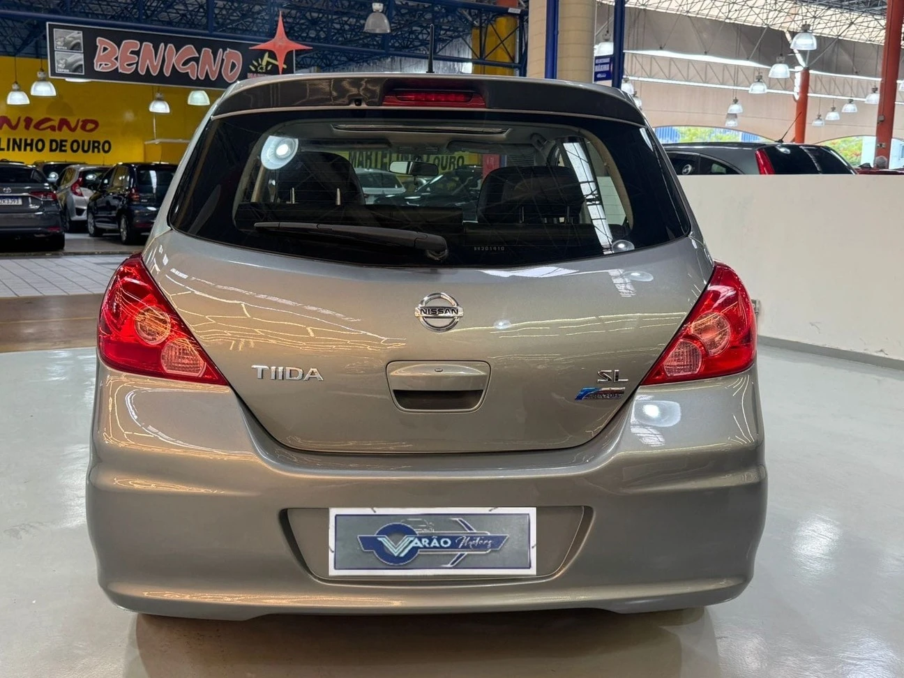 NISSAN TIIDA