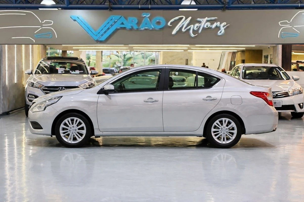 NISSAN VERSA