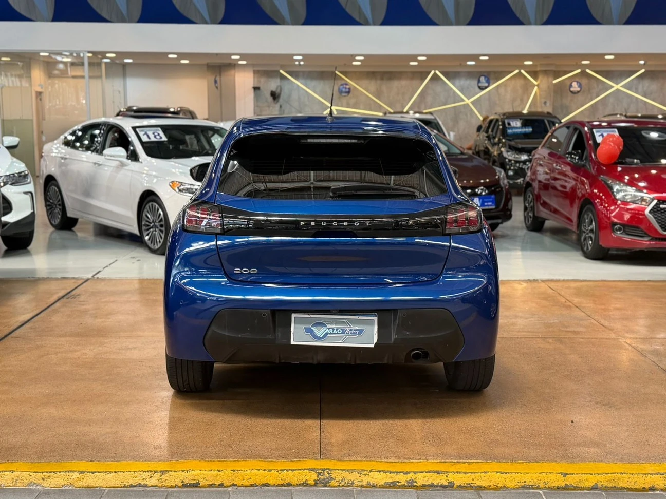 PEUGEOT 208