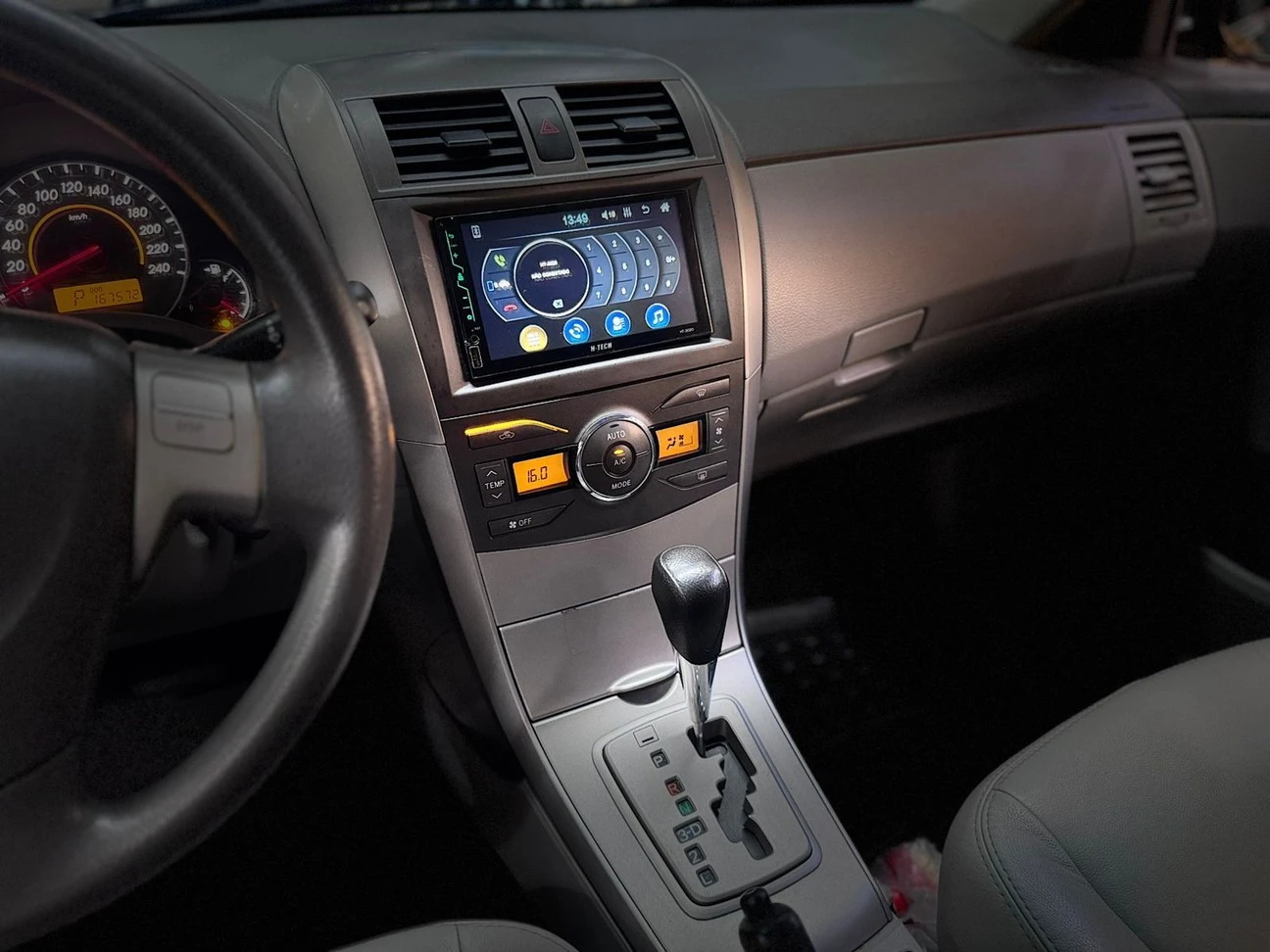 TOYOTA COROLLA