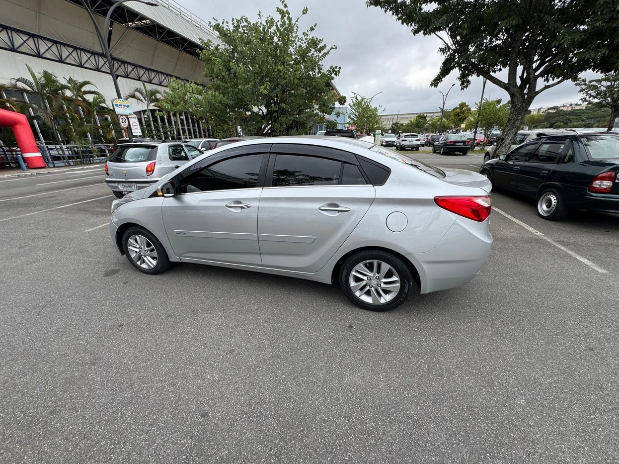 HYUNDAI HB20