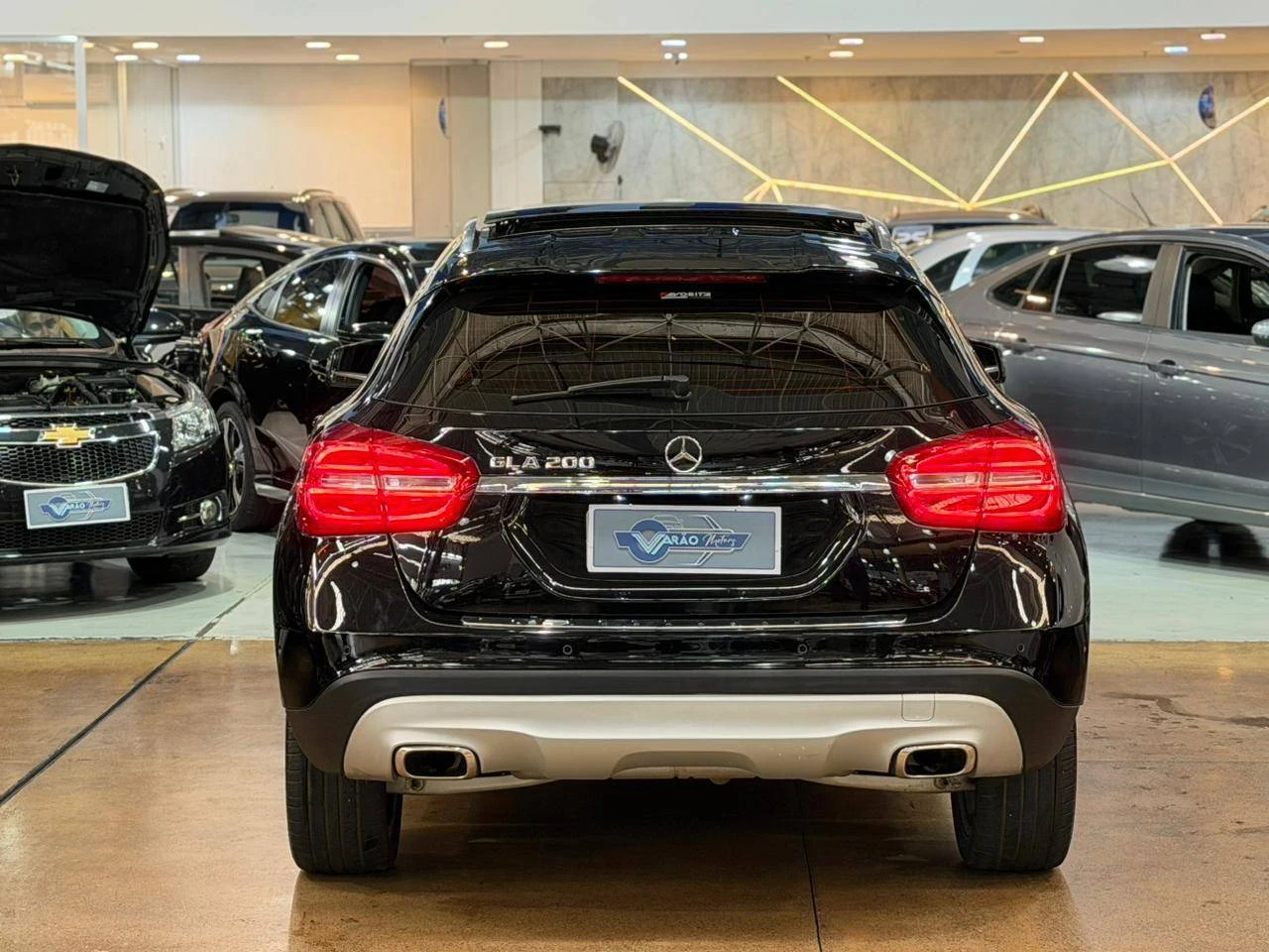 MERCEDES-BENZ GLA 200