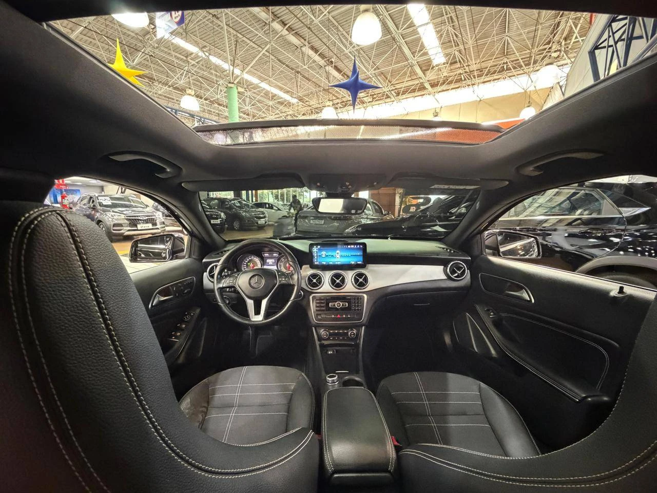 MERCEDES-BENZ GLA 200