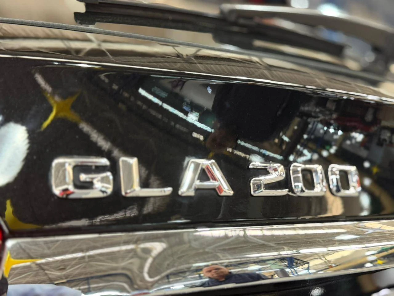 MERCEDES-BENZ GLA 200