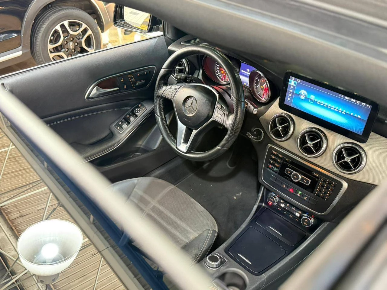 MERCEDES-BENZ GLA 200