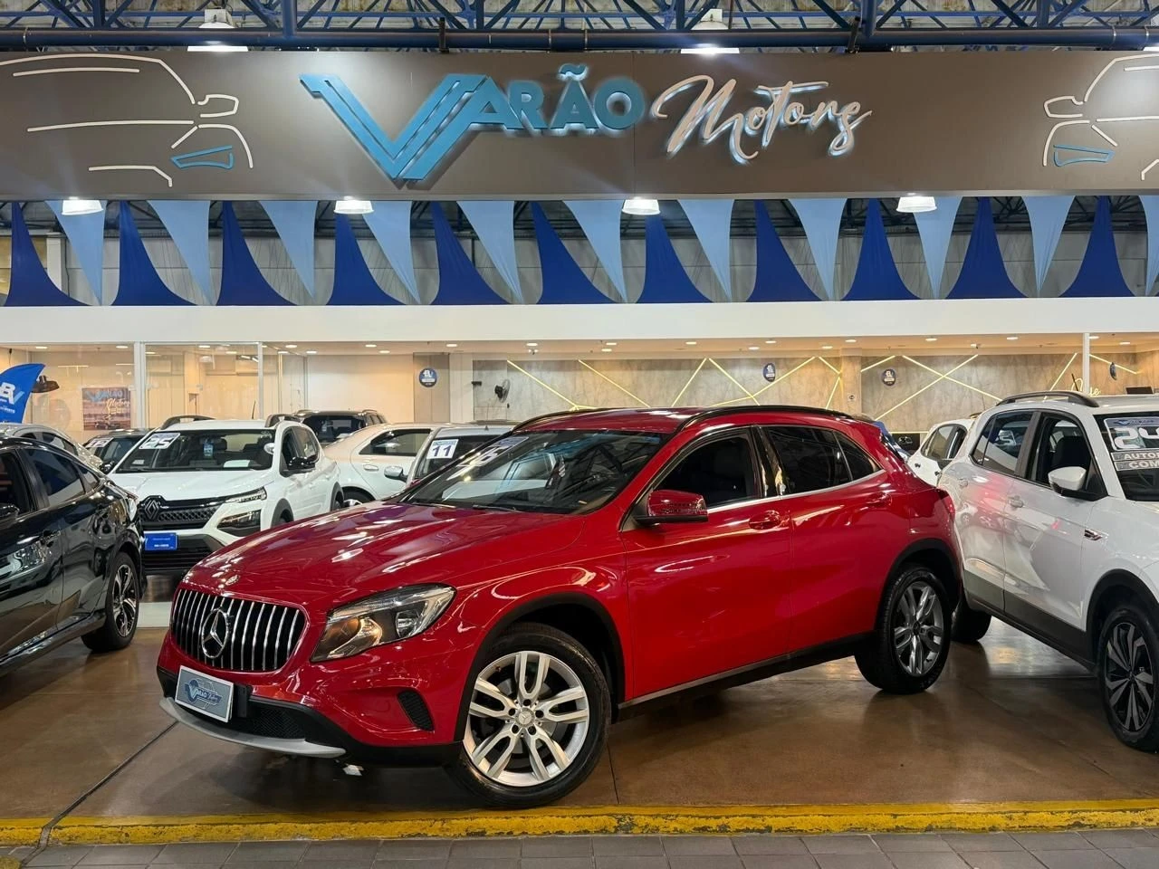MERCEDES-BENZ GLA 200