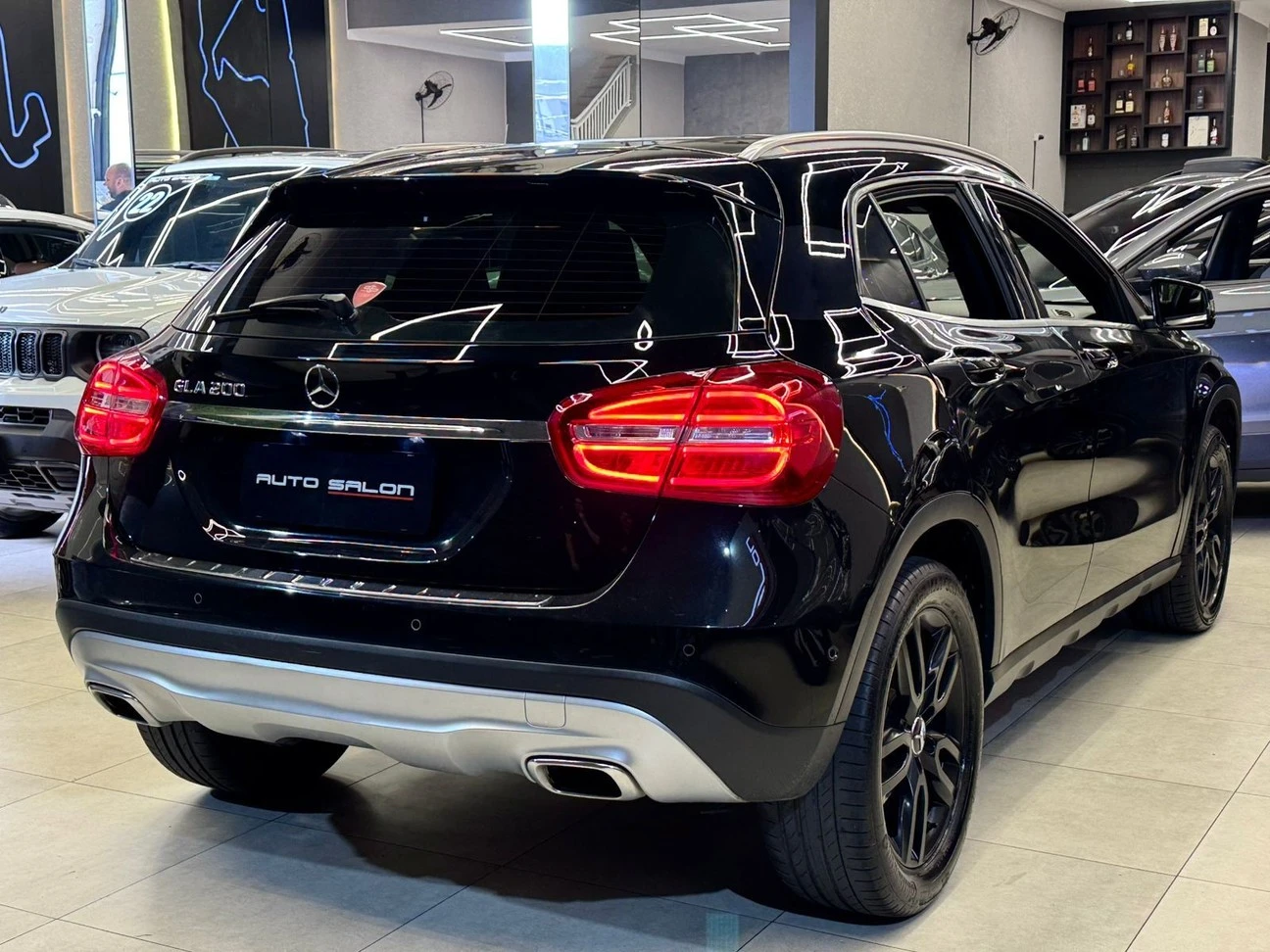 MERCEDES-BENZ GLA 200