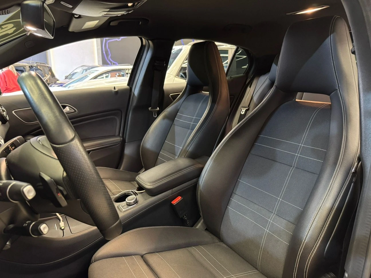 MERCEDES-BENZ GLA 200