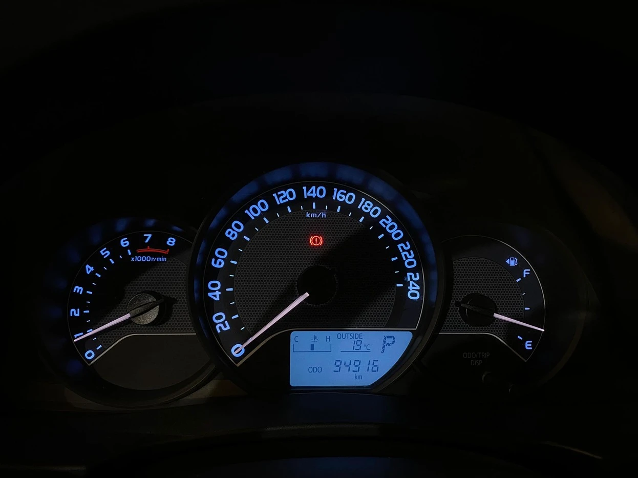 TOYOTA COROLLA