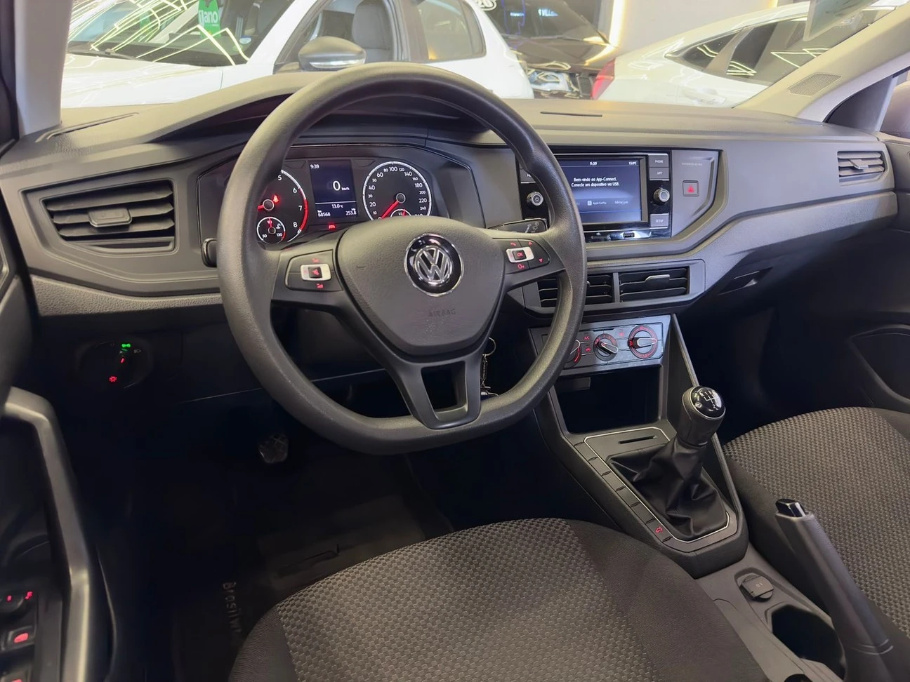 VOLKSWAGEN POLO