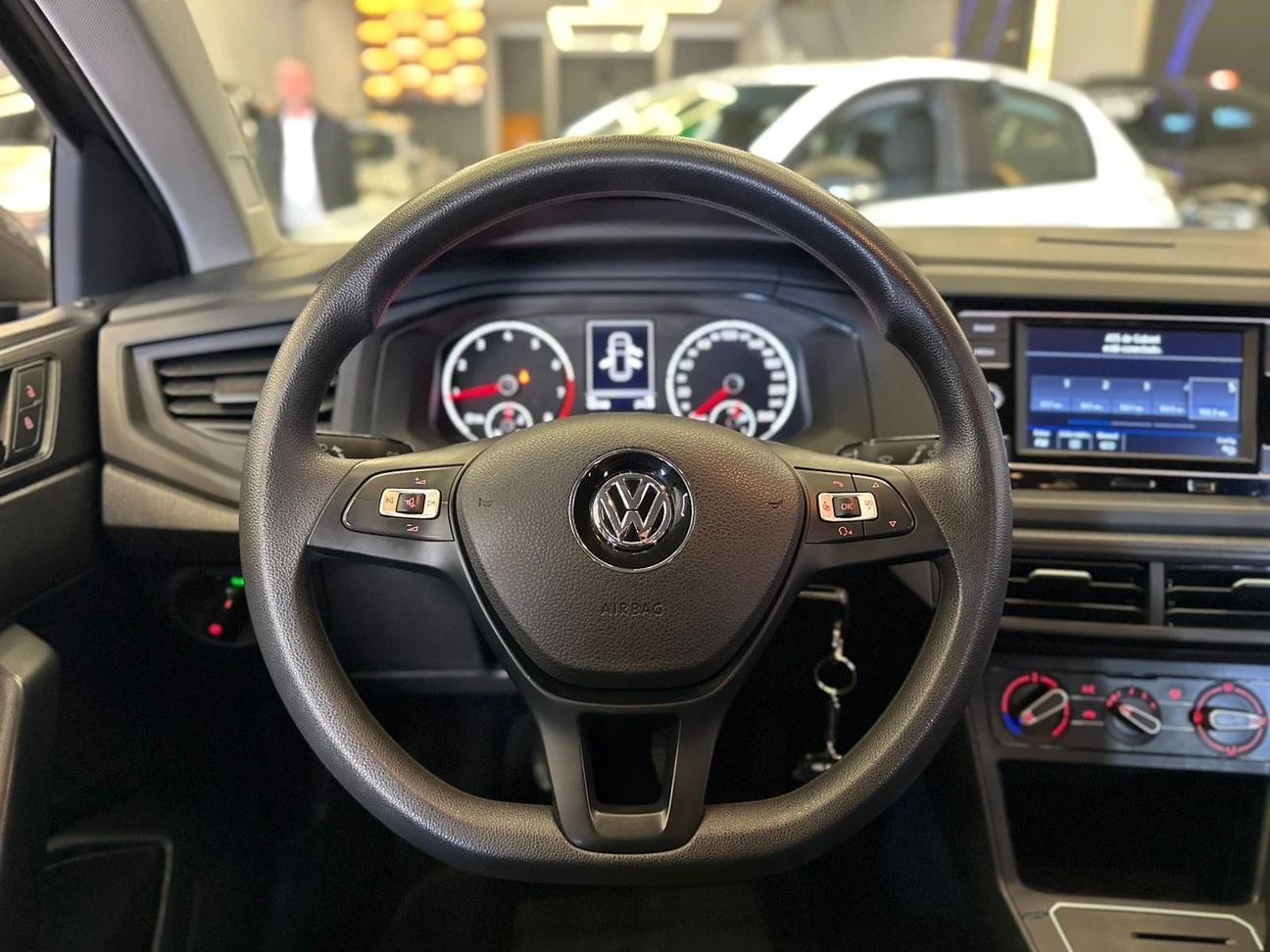 VOLKSWAGEN POLO