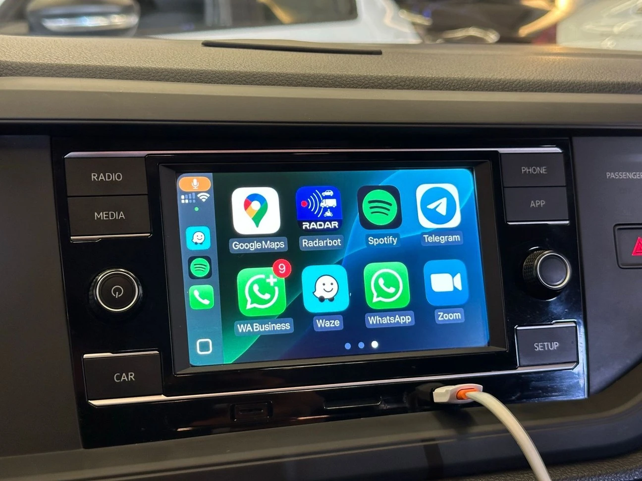 VOLKSWAGEN POLO