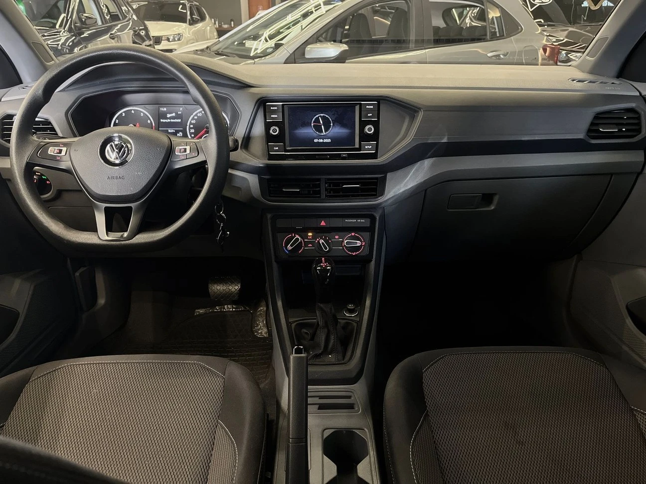VOLKSWAGEN T-CROSS