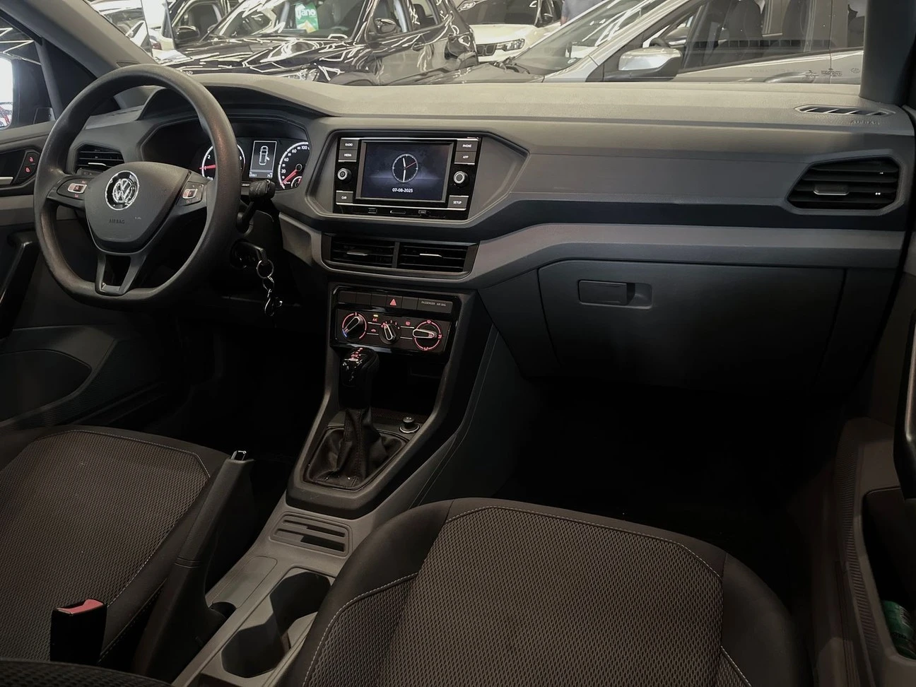 VOLKSWAGEN T-CROSS