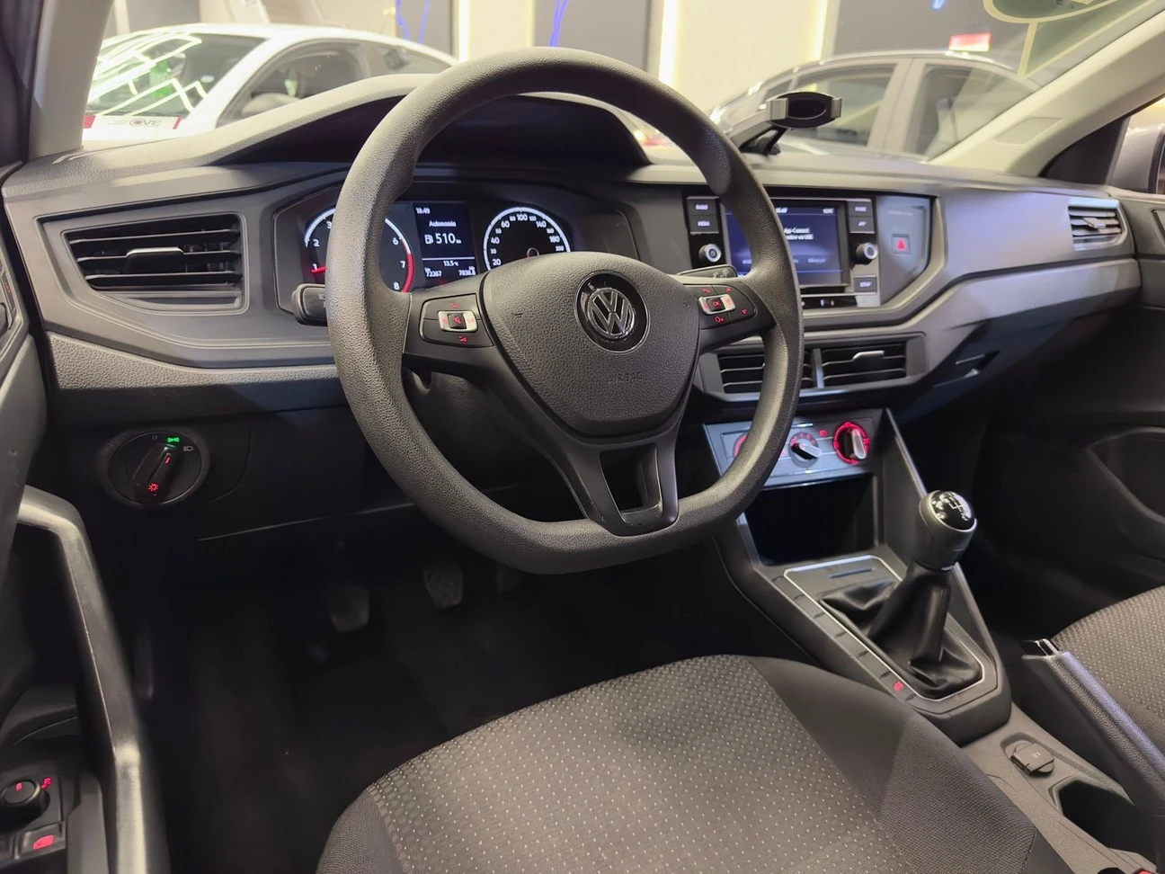 VOLKSWAGEN POLO