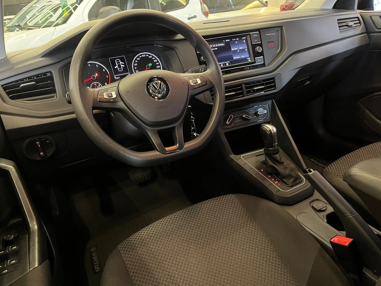 VOLKSWAGEN VIRTUS