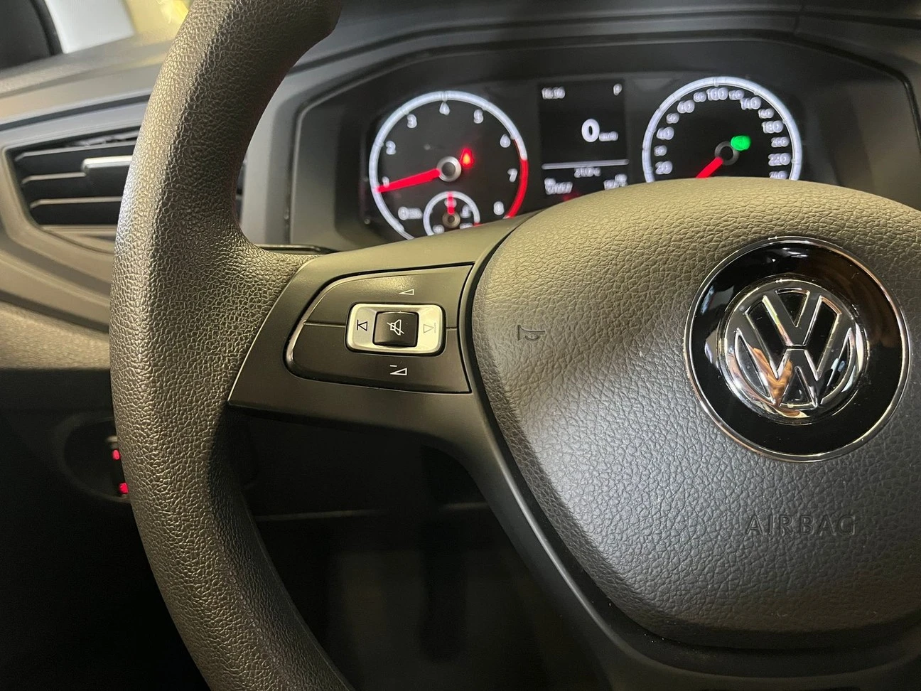VOLKSWAGEN VIRTUS