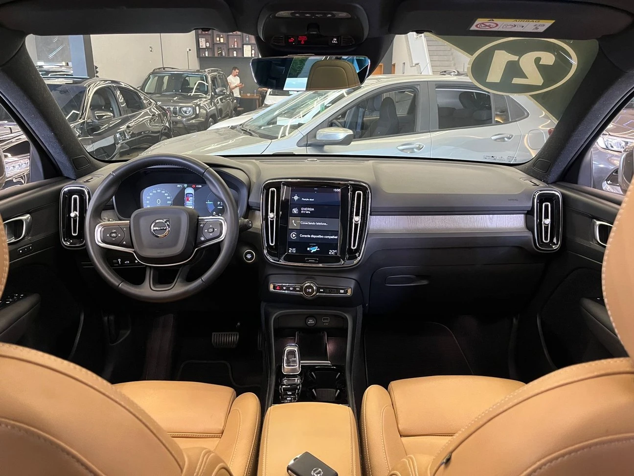 VOLVO XC40