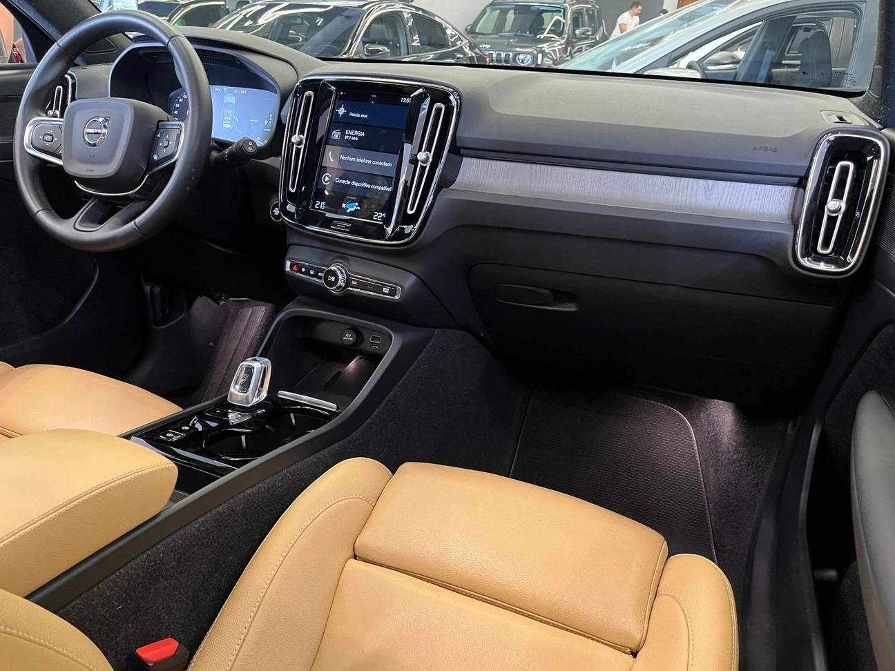 VOLVO XC40