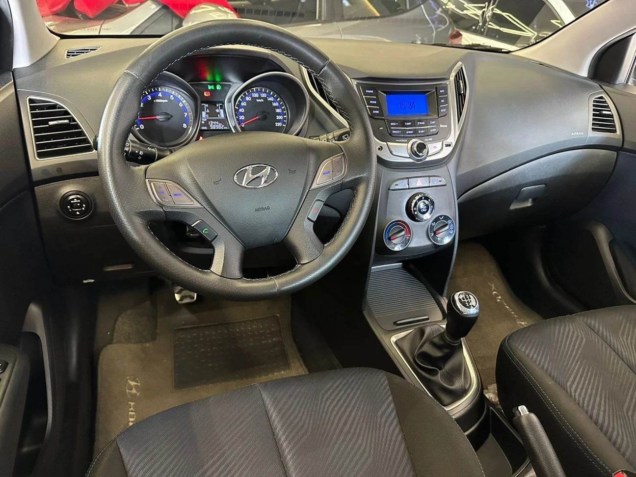 HYUNDAI HB20X