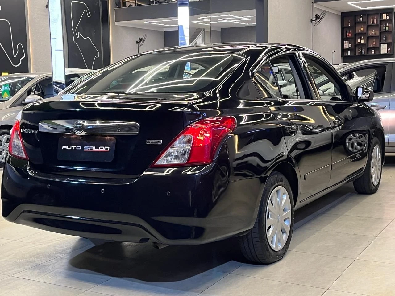 NISSAN VERSA