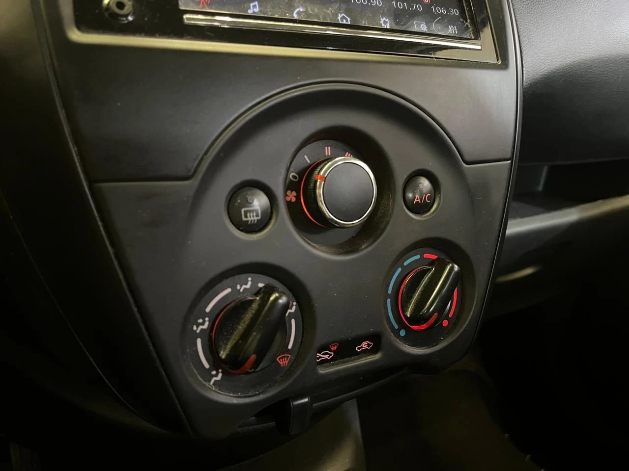 NISSAN VERSA