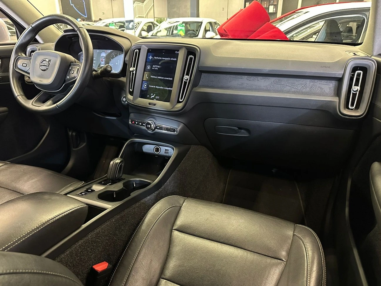 VOLVO XC40