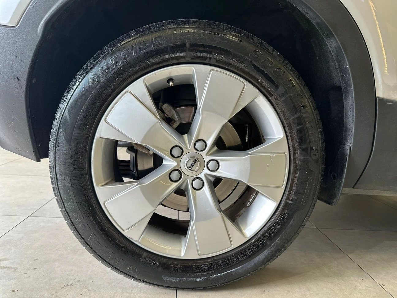 VOLVO XC40