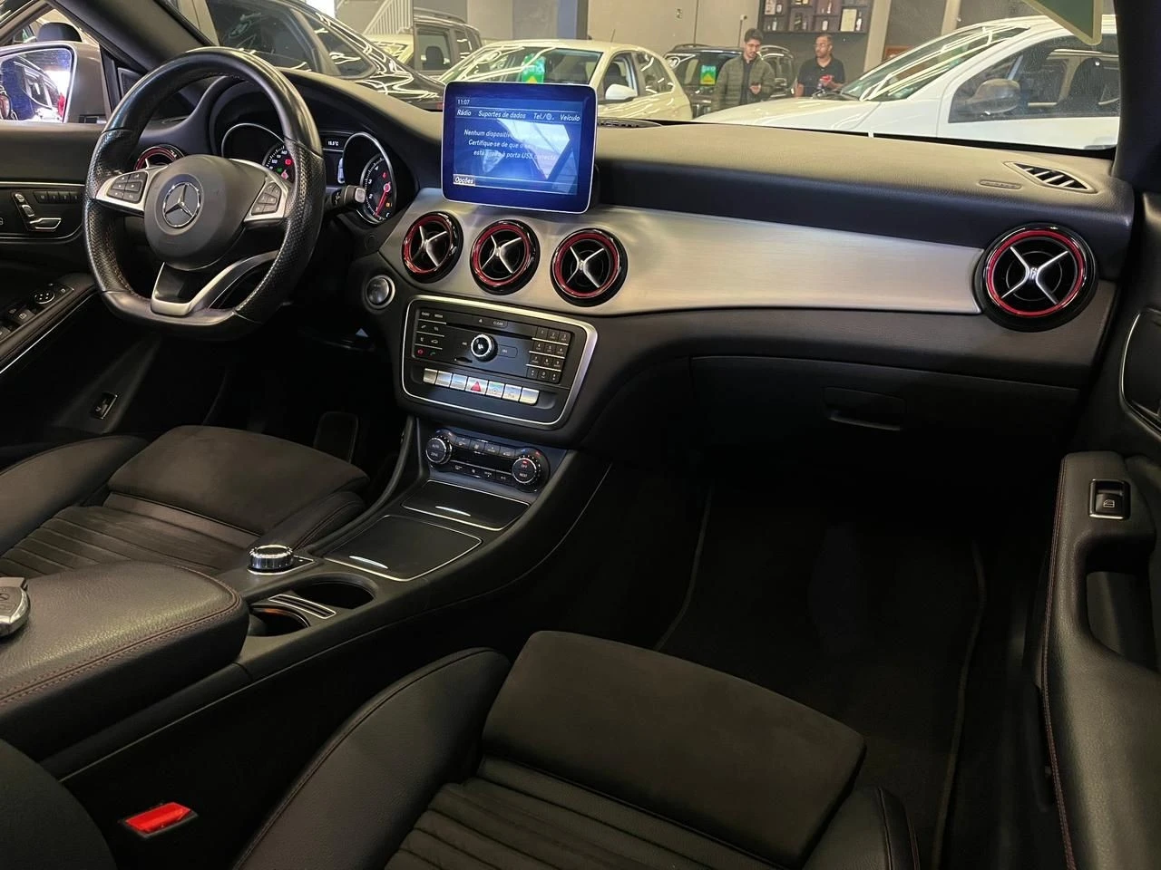 MERCEDES-BENZ CLA 250