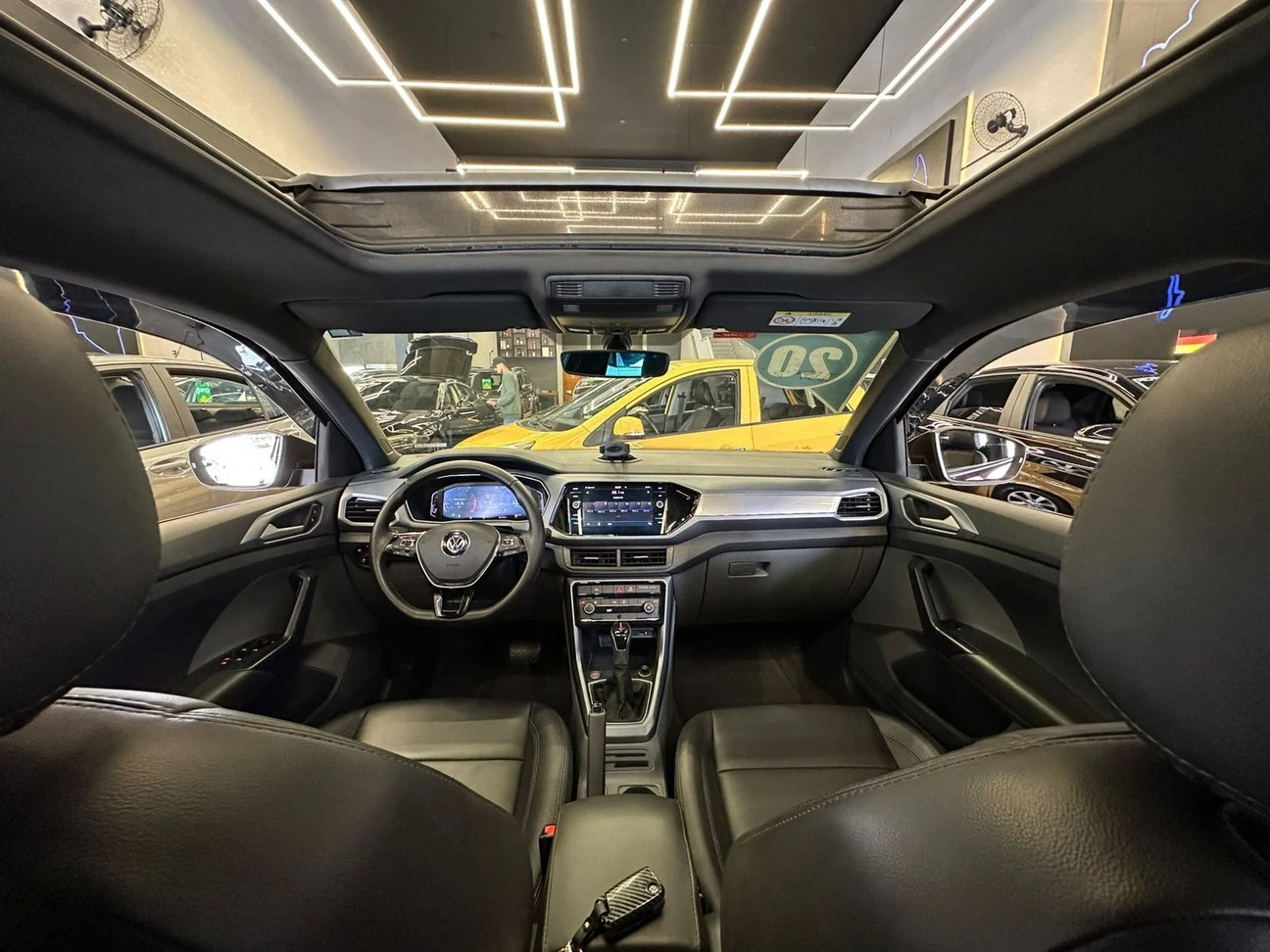 VOLKSWAGEN T-CROSS