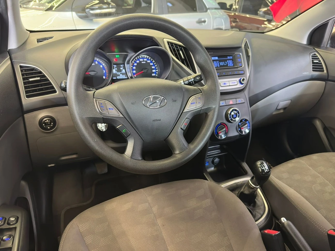 HYUNDAI HB20S