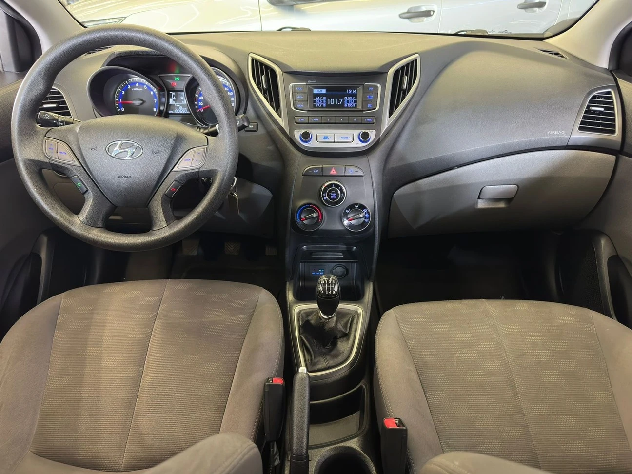 HYUNDAI HB20S