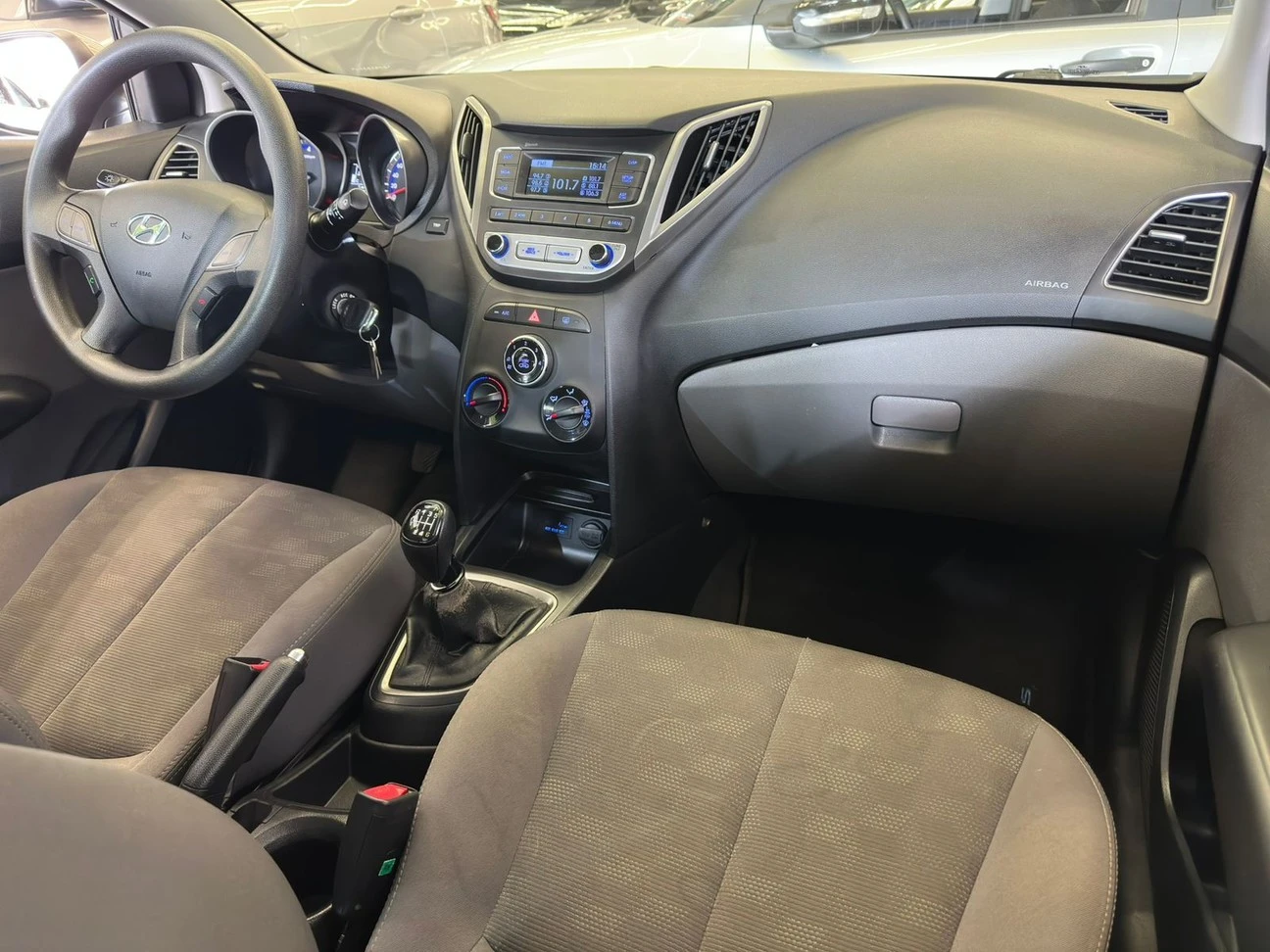HYUNDAI HB20S