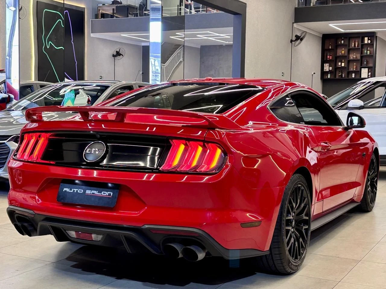 FORD MUSTANG