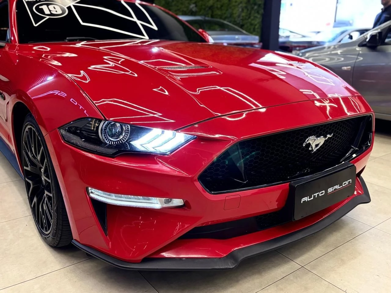 FORD MUSTANG