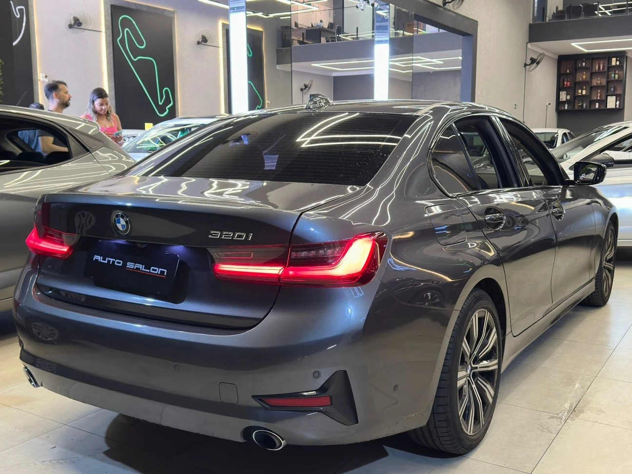 BMW 320i
