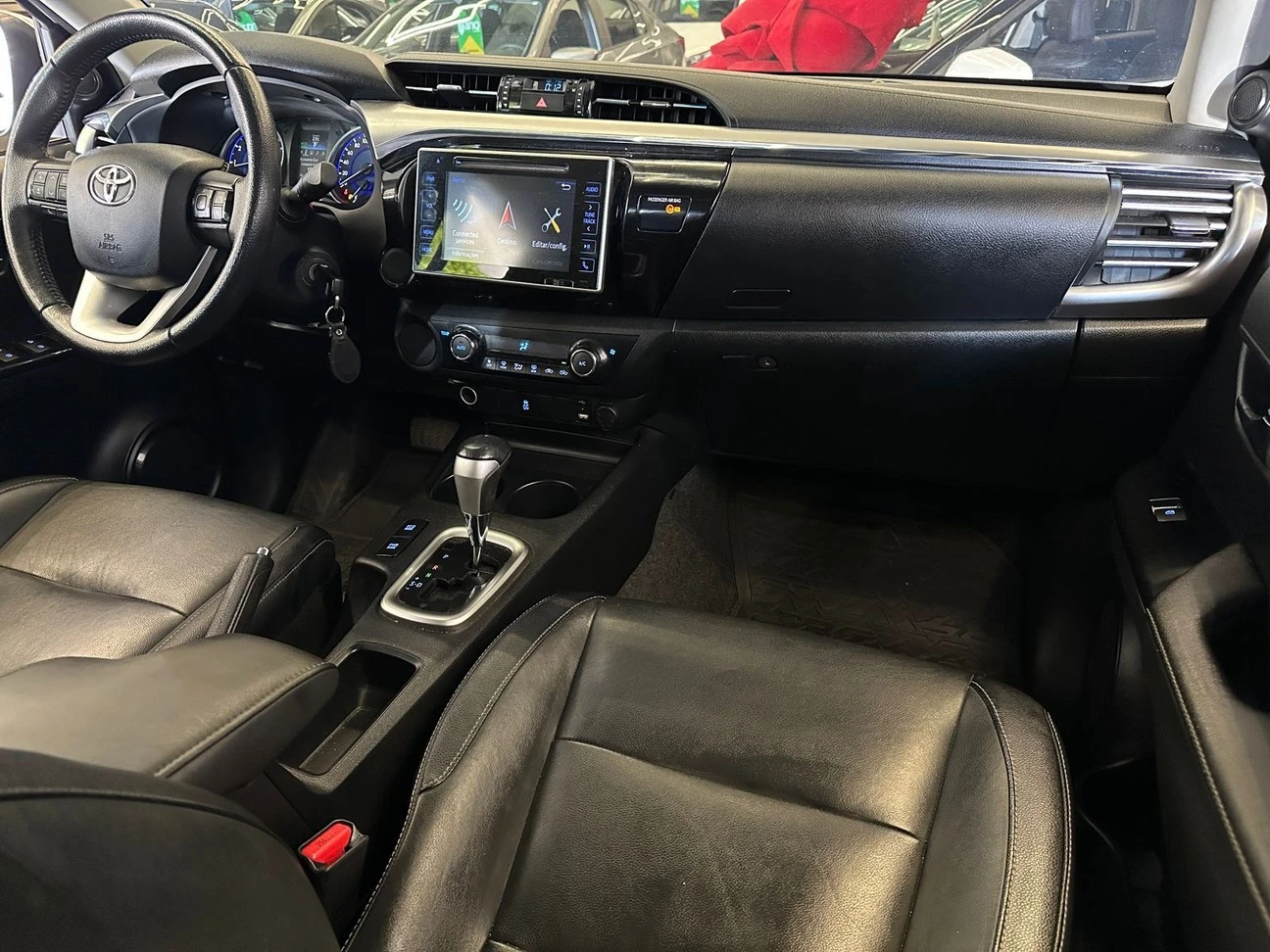 TOYOTA HILUX