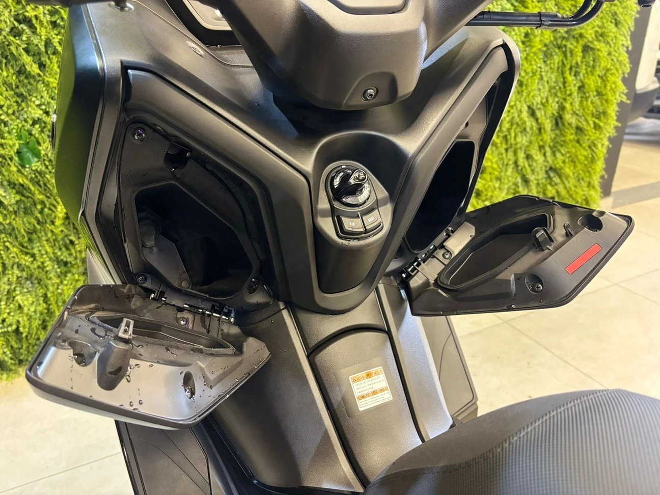 YAMAHA XMAX 250 CONNECTED ABS