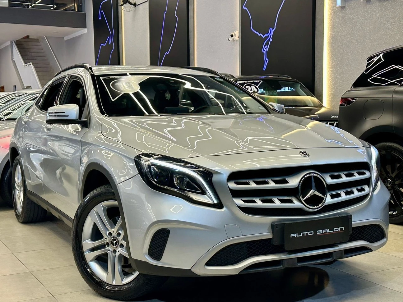 MERCEDES-BENZ GLA 200