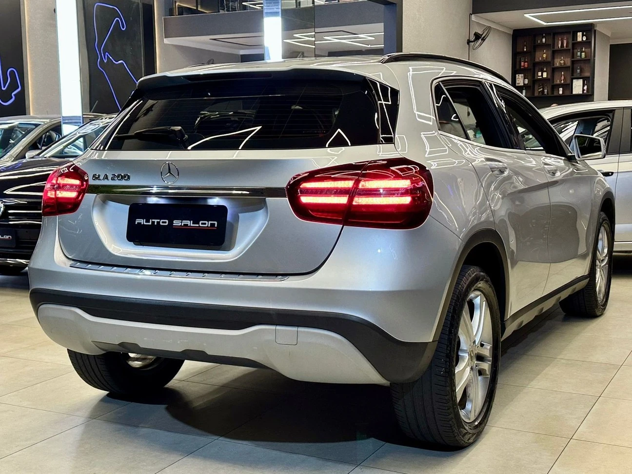 MERCEDES-BENZ GLA 200